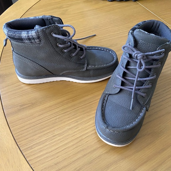 Levi's Other - Levi’s Kids Gray High-Top Shoes